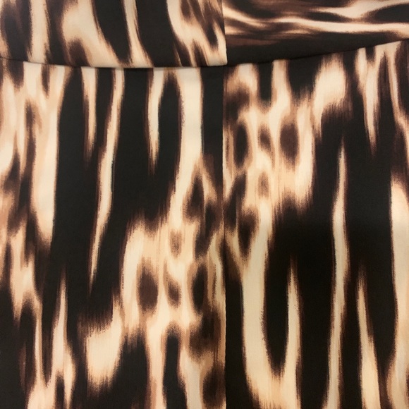 Career blouse by Calvin Klein XL in tans and brown - Picture 8 of 8